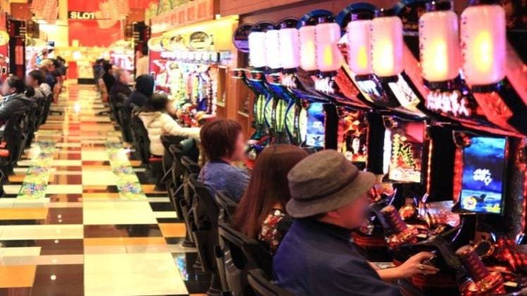 How Online Casino Slot Games Benefit Older People
